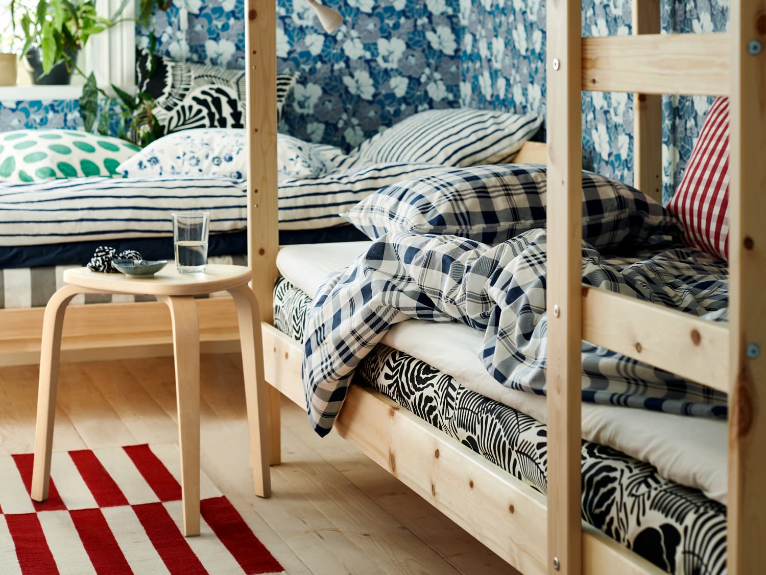 Why We Ditched the Top Sheet on the Bunk Bed Cubby